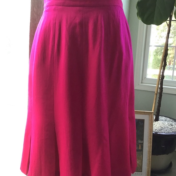 Dana Buchman skirt in Pink, Size 8, Petite. - Picture 3 of 8